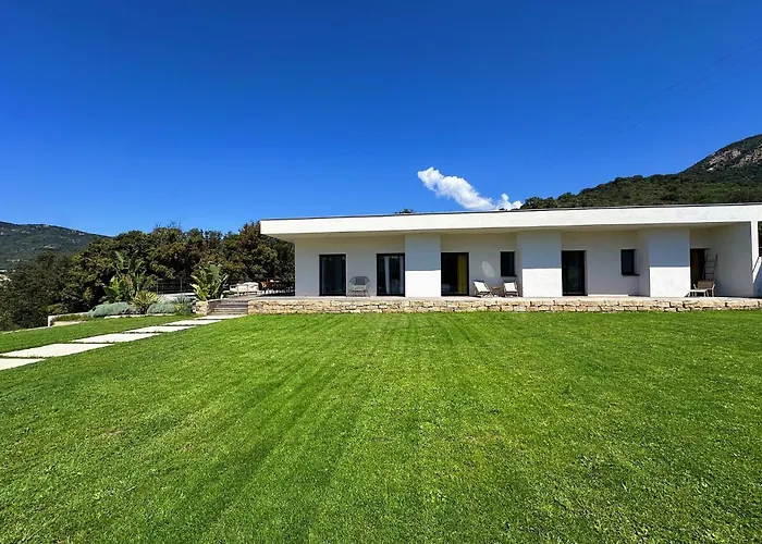 Villas De Standing Avec Magnifique Vue Mer Et Piscines Privees, Sagone