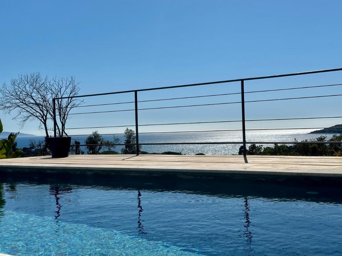 De Standing Avec Magnifique Vue Et Piscines Privees, Sagone Villa